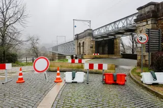 Frontera del Puente Internacional Tui-Valença cortada al paso, en Pontevedra, Galicia, a 31 de enero de 2021. Los controles entraron en vigor la pasada madrugada hasta el 10 de febrero en la frontera