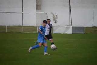 Un instante del duelo entre el CD Villaralbo y el Unionistas B