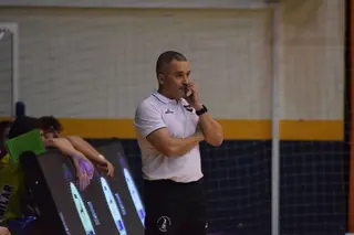 Diego Soto en un partido del Balonmano Zamora en el Ángel Nieto. Archivo.