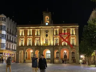 Ayuntamiento amarillo pena muerte