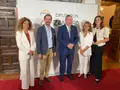 Renata López, Arturo de las Heras, Javier Faúndez, Pilar Tallón y Beatriz Hernández tras el encuentro