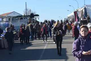 Guarido espera que el mercadillo "entre en una fase de normalidad" tras la experiencia "positiva" del primer día