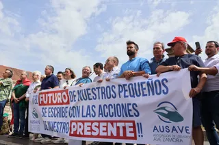 Manifestación contra la périda de servicios de AVE. Archivo