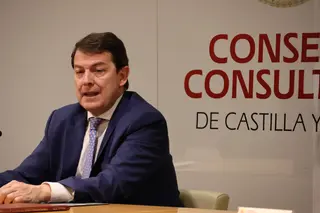 Visita de Mañueco al Consejo Consultivo (1)