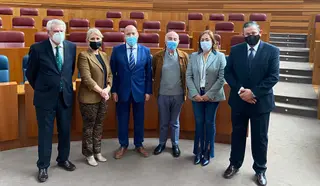 Representantes zamoranos tras acordar las enmiendas