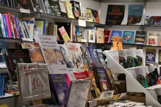 Decenas de libros expuestos en la Feria del Libro Antiguo | Alejandro Sardón