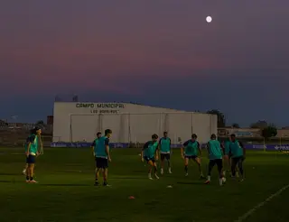 La plantilla del CD Villaralbo durante un entrenamiento en Los Barreros