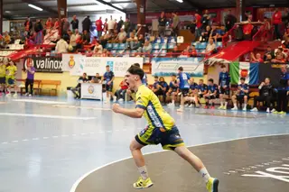 El Balonmano Zamora asegura la continuidad de Marco Torres