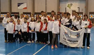 Arqueros Zamora conquista seis medallas en el Regional de Menores y Cadetes en Sala