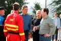 Pedro Sánchez en la visita al centro de mando del incendio de Burgohondo, Ávila junto al  presidente de la Junta de Castilla y León. 