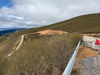 Carretera de acceso al Alto de Vizcodillo