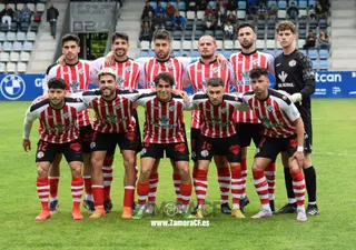 Prada posa en el once inicial del Zamora CF