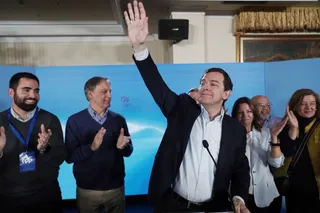 El candidato del PP a la Presidencia de la Junta de Castilla y León, Alfonso Fernández Mañueco, a su llegada al hotel Alameda Palace de Salamanca | Rubén Cacho