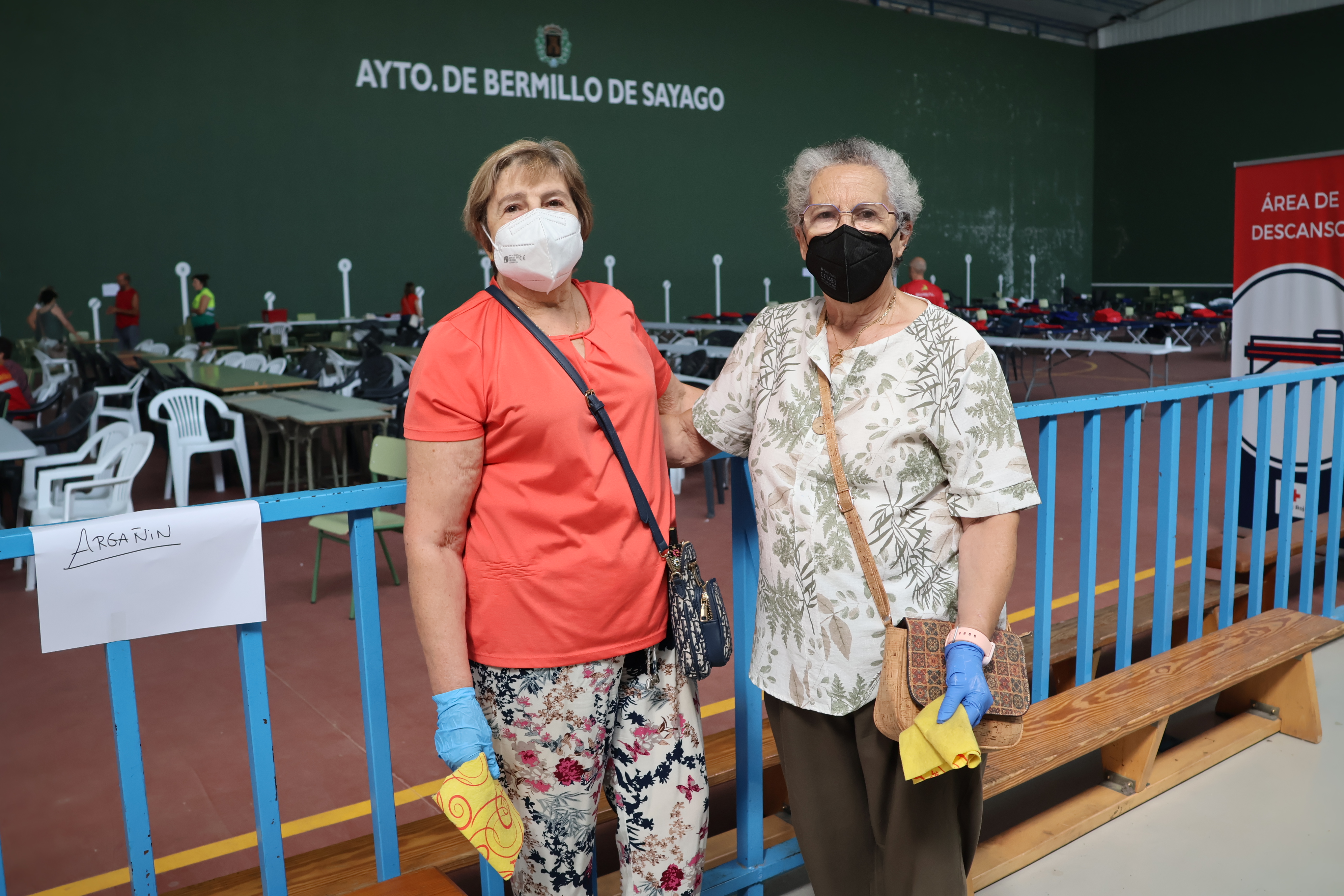 Emilia y Mar&iacute;a Teresa, vecinas de Bermillo que han colaborado como voluntarias
