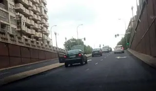 Un vehículo averiado genera problemas circulatorios en Cardenal Cisneros