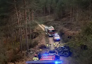 Heridos dos hombres tras chocar su vehículo tipo ‘buggy’ contra un árbol