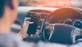 Conducir con el móvil de la mano Fotografía Infosalus