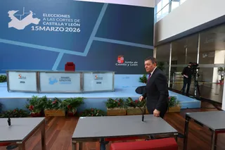 Luis Miguel González Gago visita el Centro de Procesamiento de Datos