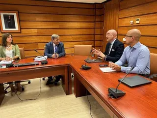 Reunión con la Asociación de Usuarios de AVE CyL