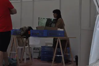 Cartel de un stand al que se le han agotado los productos