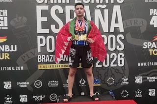 Hugo Domínguez con las tres medallas obtenidas en el Campeonato de España