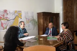 El alcalde solicitará formalmente al Banco CEISS la cesión de la estatua de Eduardo Barrón "Adán después del pecado"