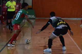 Ángel Jiménez encara a Aitor