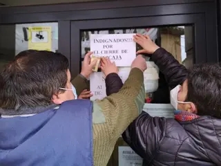 Protestas en Benavente contra el cierre de la entidad bancaria Benavente Digital