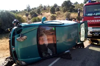 Coche volcado