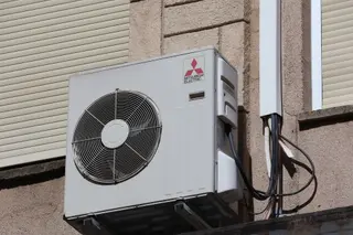 Aire acondicionado en una fachada