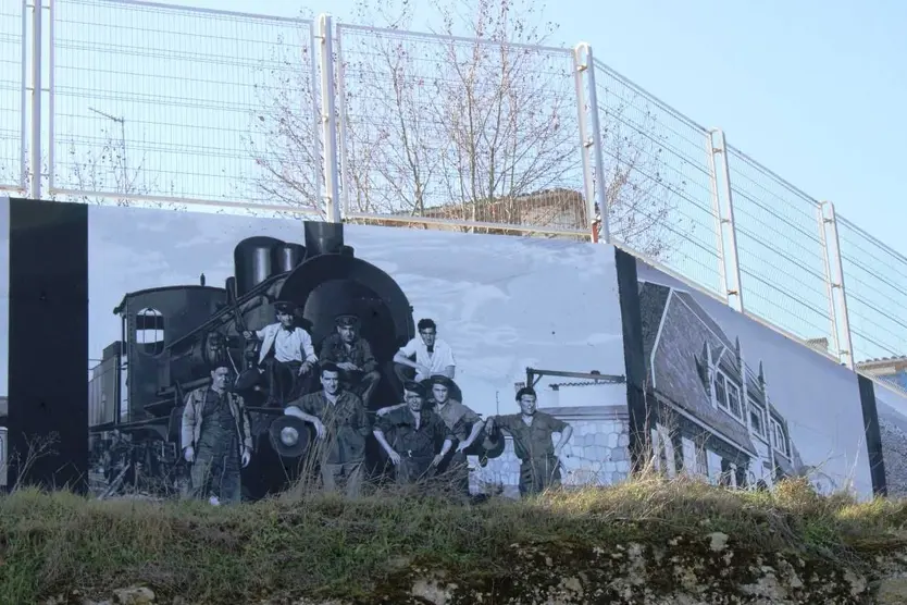 Mural con motivos ferroviarios en Zamora 2