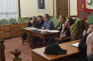 Guarido: "Quizá ha habido falta de conexión con los barrios, pero se nos exige veinte veces más que a los de antes"