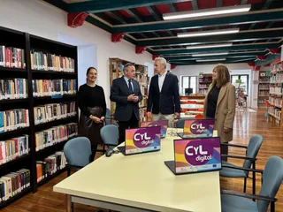 Visita del viceconsejero de Transformación Digital, Luis Enrique Ortega, al centro asociado del programa CyL Digital en Toro