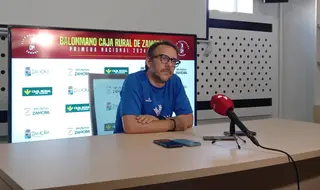 Félix Mojón en rueda de prensa