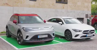 Puntos de carga para vehículos eléctricos que se han puesto en marcha en la USAL