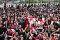 Aficionados Del Rayo Vallecano Ven En Una Pantalla La Final De Conference League. Ep