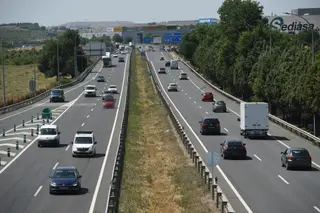 Vehículos en la autovía, el primer día de operación salida del verano 2025, a 4 de julio de 2025, en Madrid (España). Gustavo Valiente. Europa Press