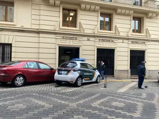 Imagen de la puerta de los juzgados de Zamora