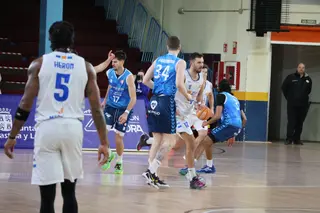 GALERÍA | El CB Zamora recibe al Melilla Baloncesto en busca de la victoria en su primer partido del año | Alejandro Sardón