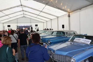 Uno de los expositores de la Feria del Coche Americano en Zamora