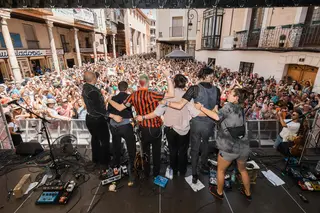 El Nido En La Plaza Del Trigo En Aranda De Duero Durante El Festival Sonorama