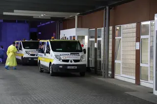 Coronavirus ambulancia hospital epi casos (12)