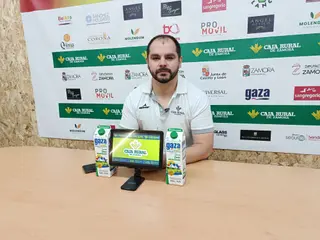 Fellipe Barrientos en rueda de prensa previa al partido contra Dólmenes Antequera.