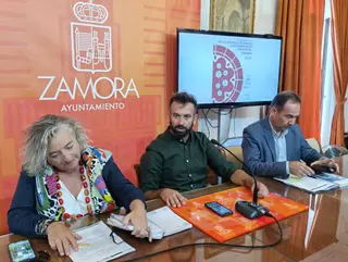 Un instante de la rueda de prensa