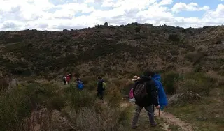 Casi cuarenta excursionistas participan en la ruta senderista en Abelón de Sayago. Archivo
