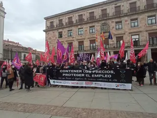 Los sindicatos se manifiestan en Zamora en busca de "contener los precios y proteger el empleo"