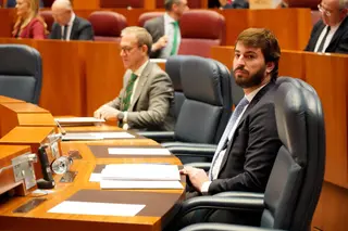 García Gallardo en el Pleno de las Cortes. ICAL