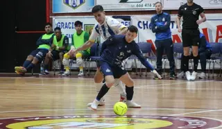 Isi en un partido con el Atlético Benavente. | S.R.