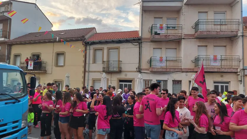 Desfile de peñas en Camarzana de Tera 2026