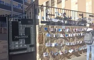 Los alumnos del colegio Medalla Milagrosa celebran el 'Día Internacional Escolar de la Paz y la No Violencia'